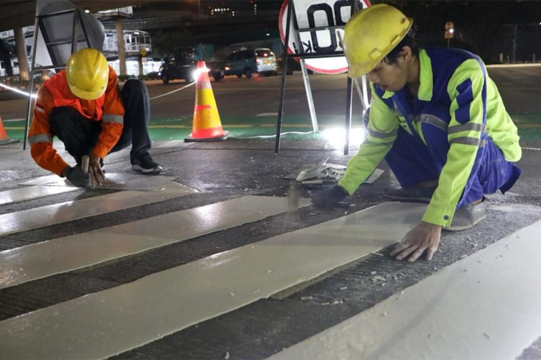Dinas Bina Marga Tata Ulang Zebra Cross Swadaya Warga di Jalan Soepomo