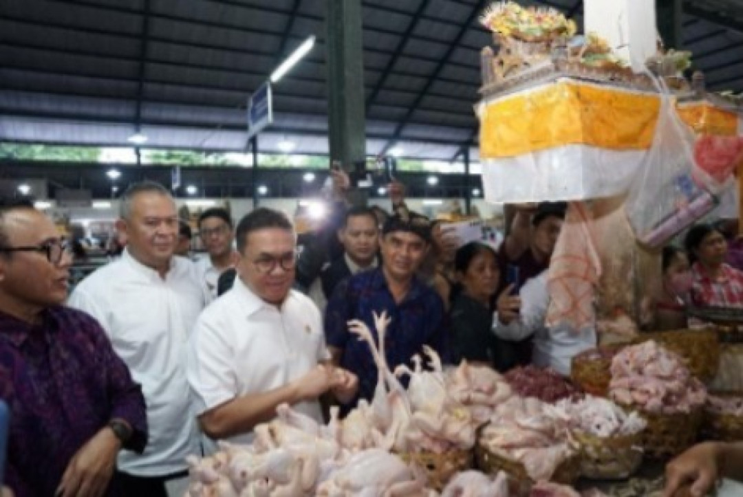 Tinjau Pasar Nyanggelan Bali, Mendag Pastikan Harga Bapok Terkendali