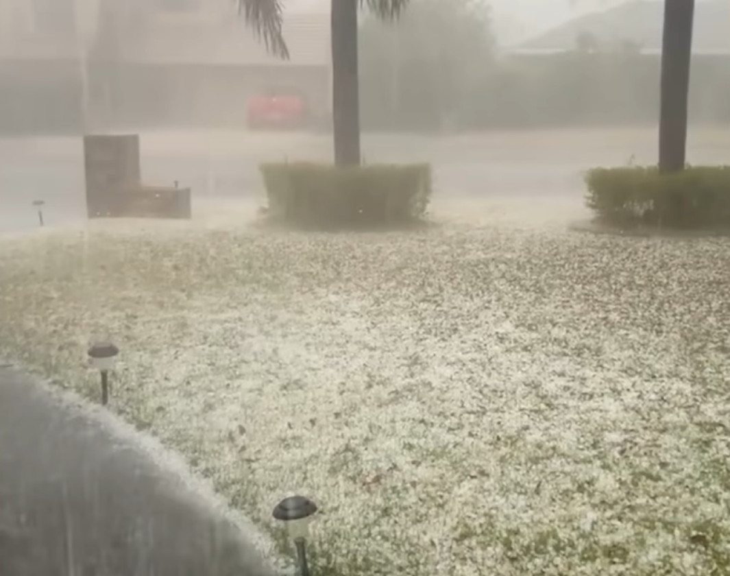 Badai Hujan Es Raksasa Hantam Brisbane, Rumah dan Mobil Rusak