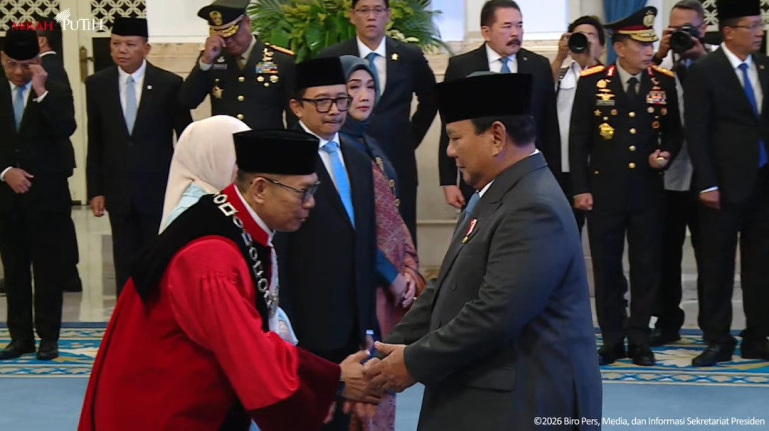 Presiden Prabowo Lantik Adies Kadir Jadi Hakim MK, Juda Agung Jabat Wamenkeu