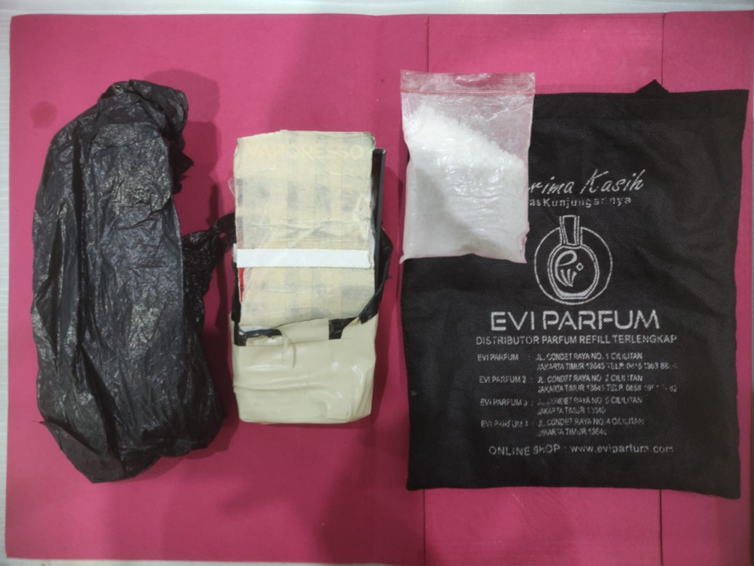 Polda Metro Jaya Gagalkan Peredaran Kokain, Dua Tersangka Diamankan