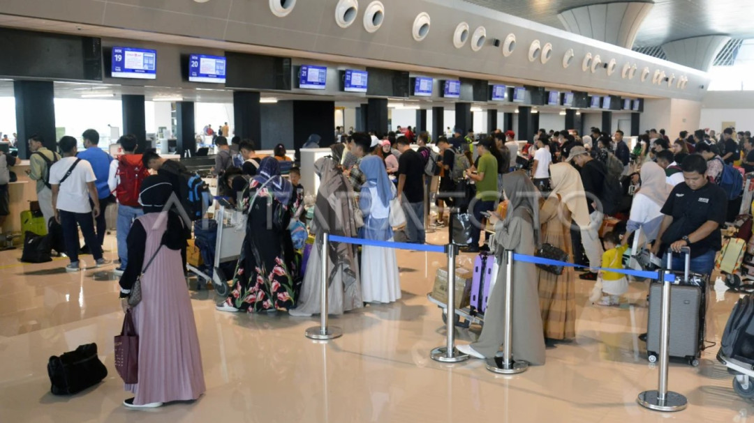 Akibat Cuaca Penerbangan di Bandara Sultan Hasanuddin Makassar Delay