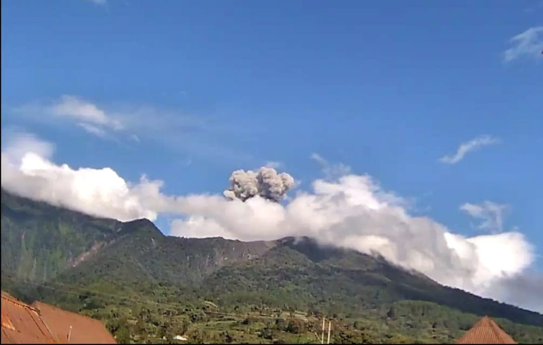 Gunung Marapi Kembali Erupsi, Warga Diimbau Agar Waspada