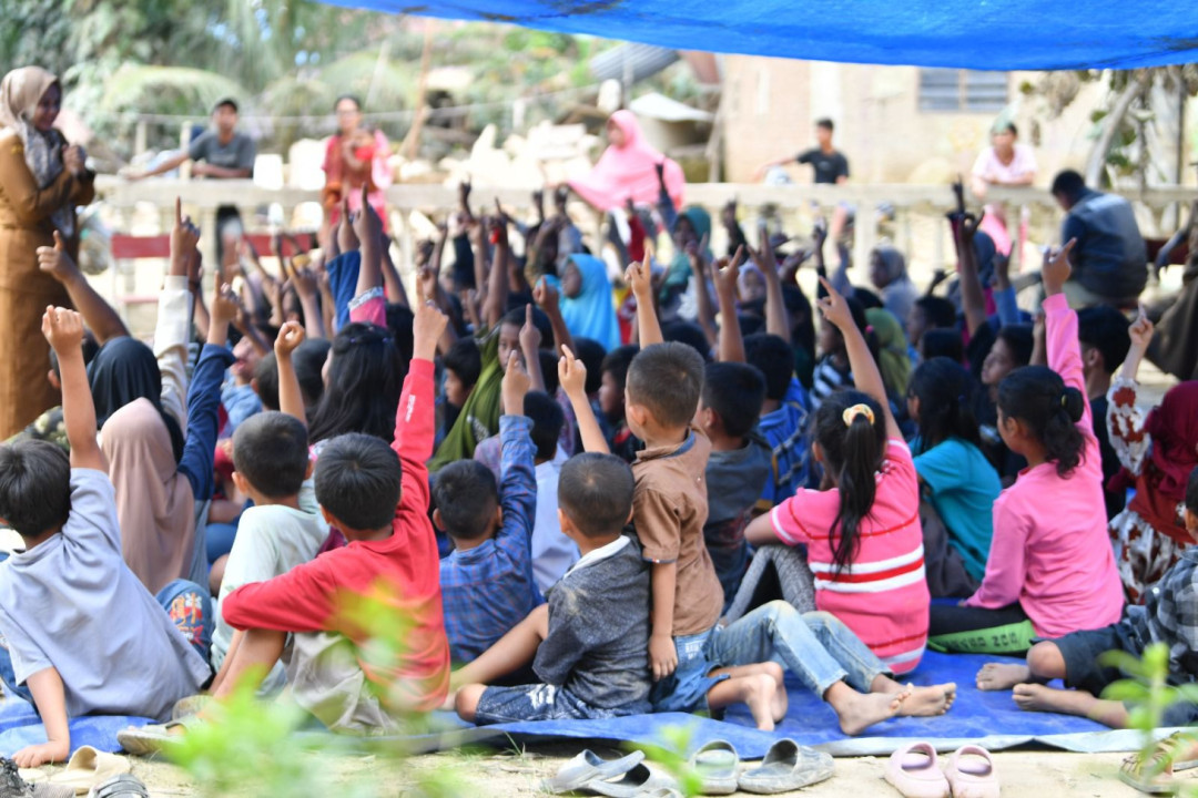 Sekolah Dibersihkan Jelang Semester Genap, Tenda Disiapkan untuk Siswa Terdampak Banjir