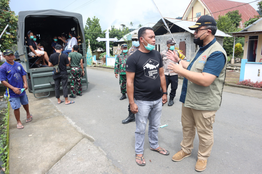 Percepatan Penanganan Darurat Erupsi Gunung Ibu, BNPB Pasang Rambu Bahaya dan Lanjutkan Evakuasi