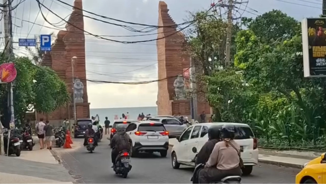 Atasi Kemacetan, Bupati Badung Wacanakan Jalur Khusus Transportasi Publik di Kuta-Legian