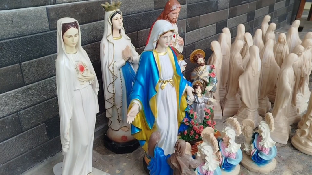 Menjelang Natal, Perajin Pernak-pernik di Kuningan Banjir Pesanan