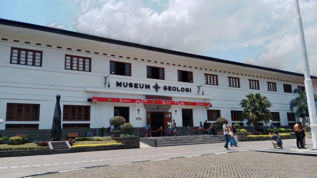 Museum Geologi Bandung, Jendela Sejarah SDA Bumi Indonesia