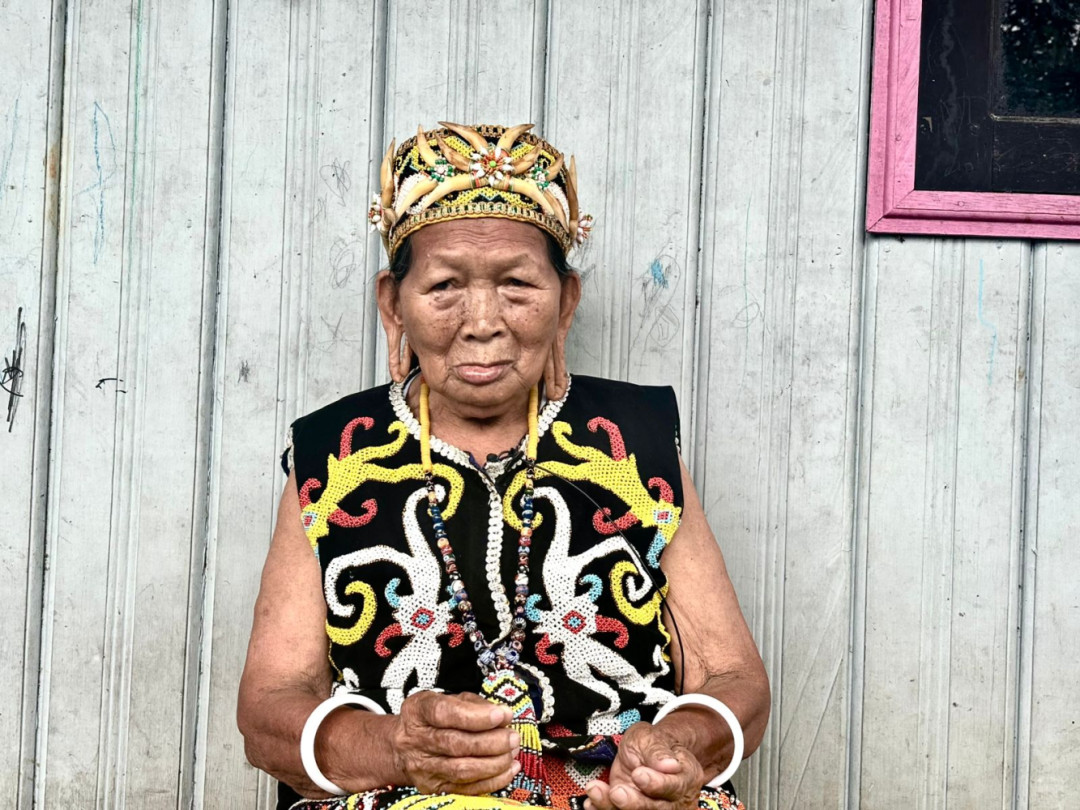 Nenek Pesulo Lahang Jaga Tradisi Telinga Panjang Warisan Leluhur Kalimantan Utara