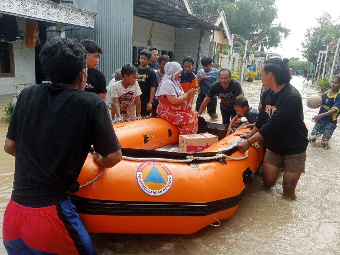 Banjir Melanda Kabupaten Gresik, Ribuan Warga Terkena Dampaknya