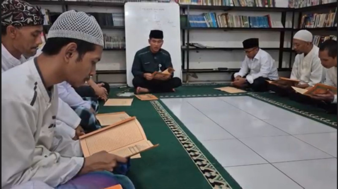 Ratusan Warga Binaan Lapas II A Garut Dalami Kitab Kuning di Pesantren Ramadan