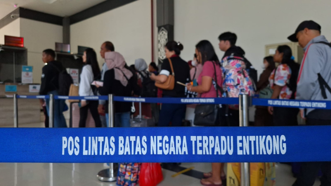 Antisipasi TPPO Imigrasi Kelas II TPI Entikong Telah Menunda Keberangkatan 44 Orang ke Luar Negeri