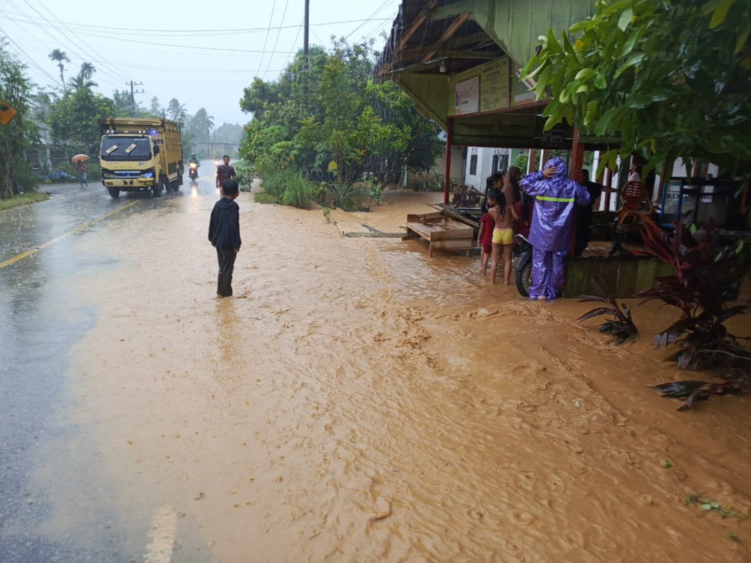 Banjir Melanda Sejumlah Wilayah Indonesia, BNPB Imbau Waspada dan Siaga