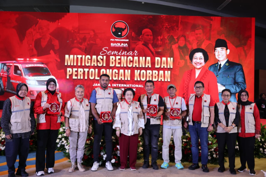 Megawati Instruksikan Dapur Umum PDIP Terbuka untuk Semua Korban Bencana