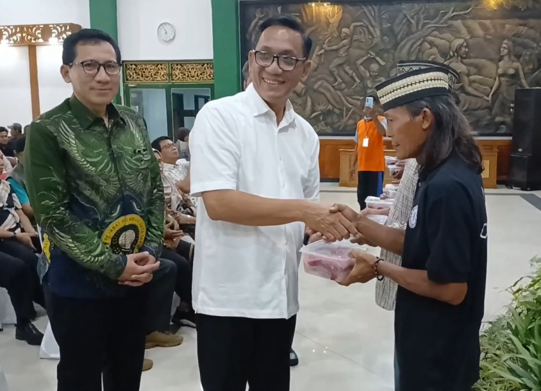 Pemkot Yogyakarta Salurkan Daging Kurban untuk 1.223 Penggerobak Sampah