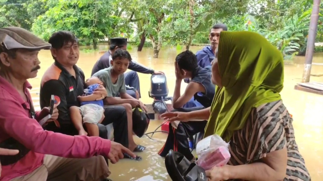 420 Keluarga di Pandeglang Terdampak Banjir Akibat Luapan Sungai Cipunten Ageung