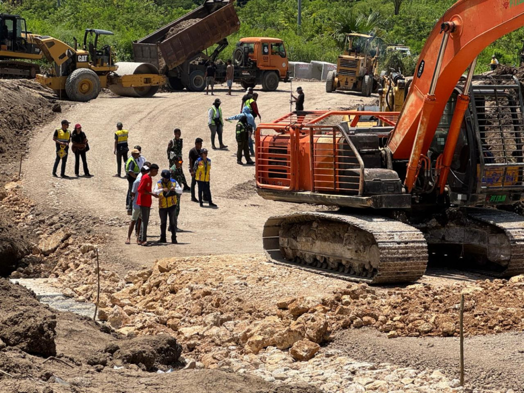 Pasca-ambruknya Jembatan Asam 3 di KM 36 Naibonat, Jalan Darurat Dipastikan Beroperasi Hari Ini