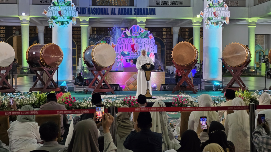 Khofifah Ajak Pererat Silaturahmi Takbiran Al Akbar Surabaya