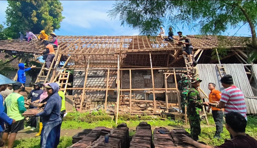 Angin Kencang Terjang Desa Ngadipiro Nganjuk, 42 Rumah Rusak