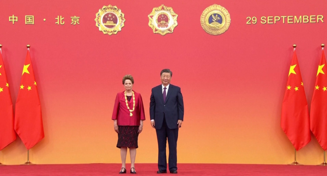 Presiden Tiongkok Xi Jinping Anugerahkan Medali Persahabatan dengan Brasil