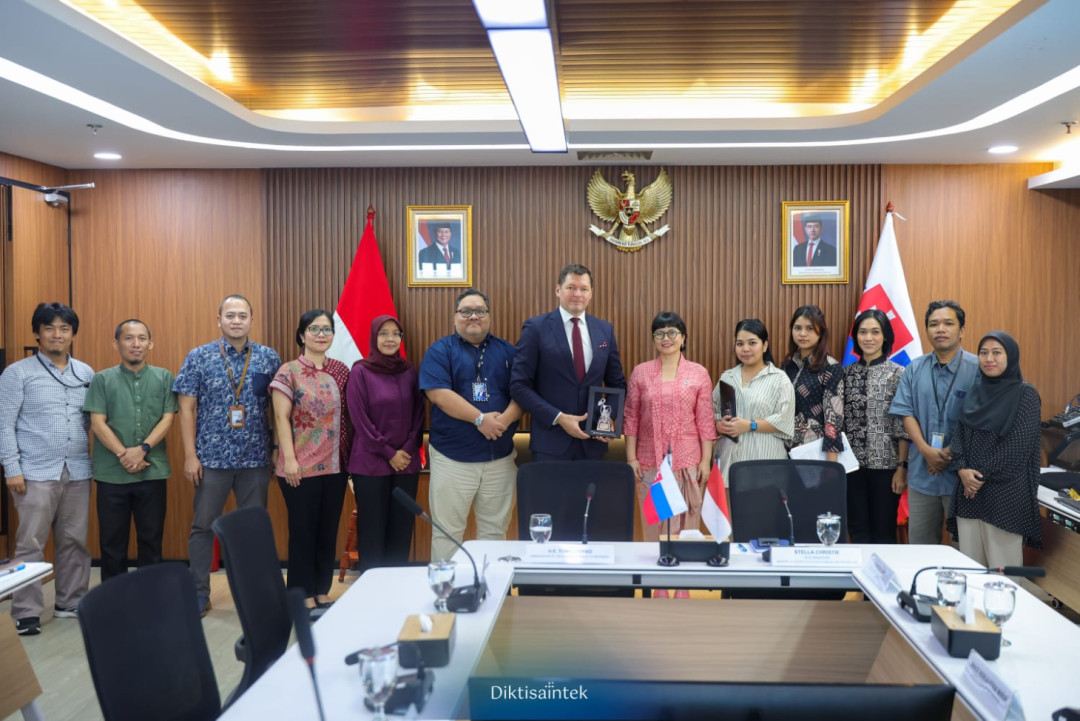 Kemdiktisaintek dan Slowakia Perkuat Kolaborasi Pendidikan Tinggi dan Riset
