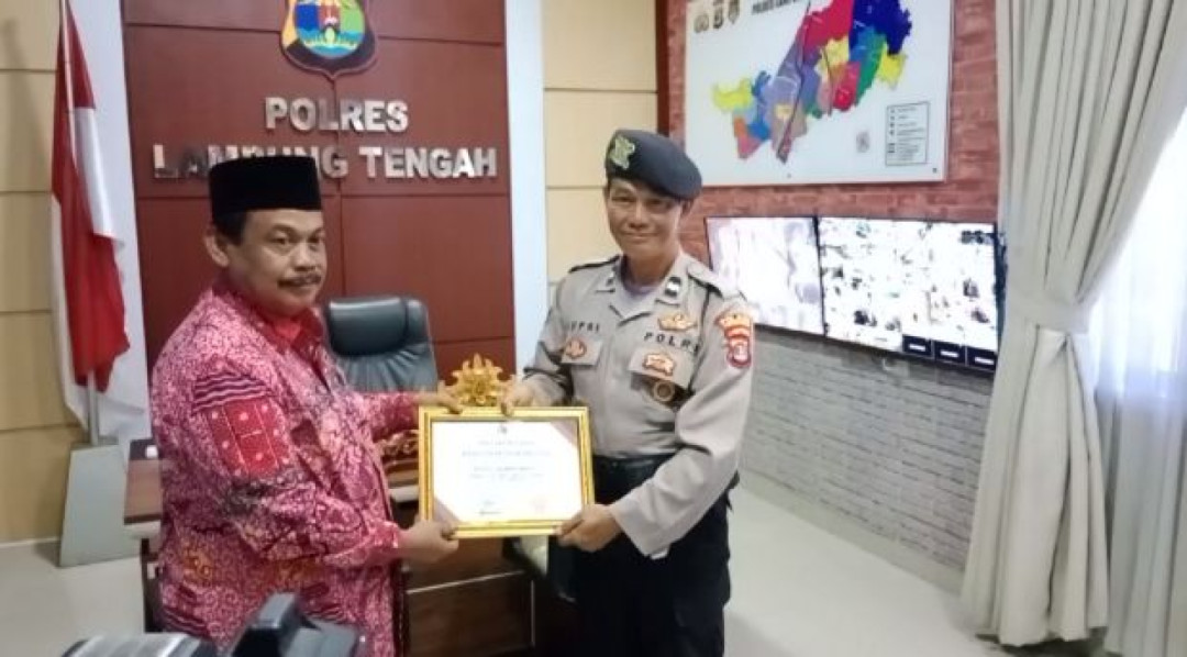 DPRD Berikan Piagam Penghargaan Kepada Aiptu Supriyanto