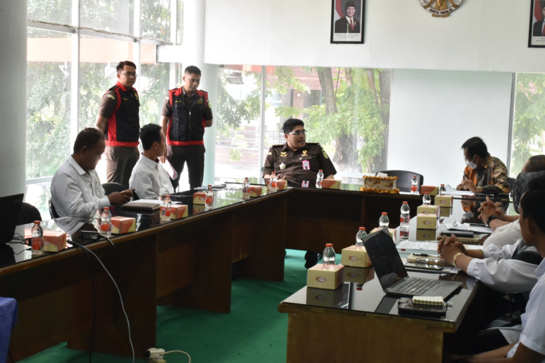 Kejari Tanjung Perak Geledah Kantor PD Pasar Surya Terkait Dugaan Korupsi Sewa Lahan
