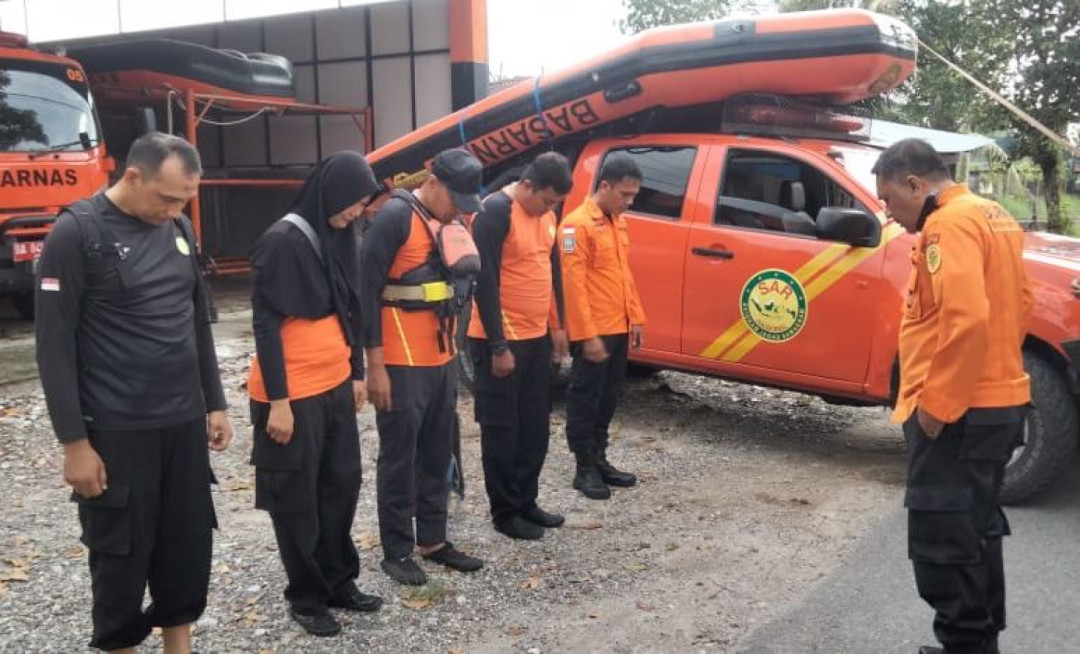Seorang Remaja Tenggelam di Sungai Simpang Kalumpang Padang, Tim SAR Lakukan Pencarian