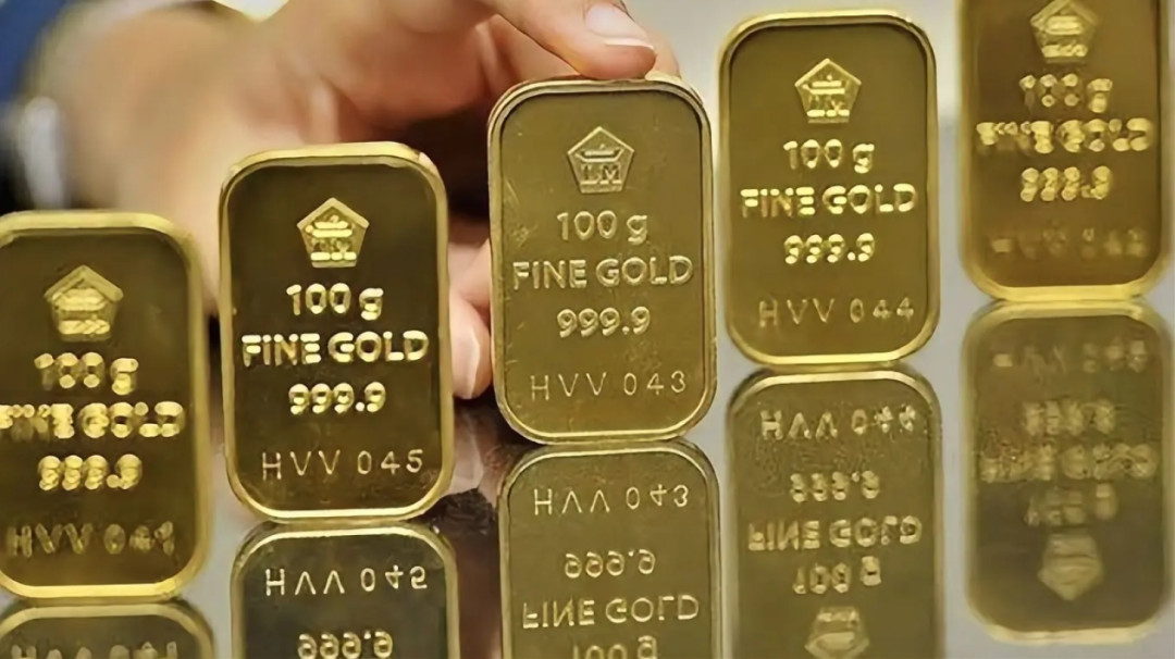 Harga Emas Antam Turun ke Rp3.045 Juta per Gram