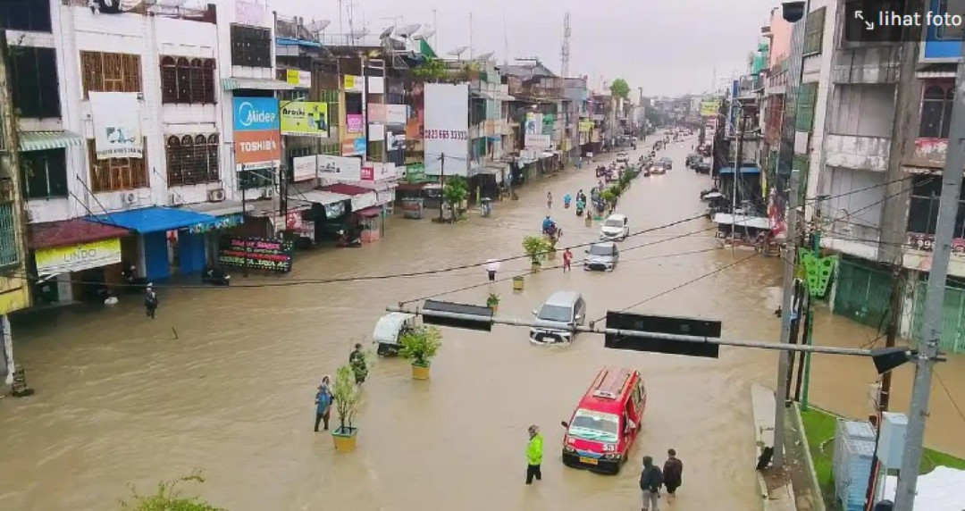 Rumah Gubernur hingga Kapolda Terimbas Banjir, Atur Penanganan Dipercepat