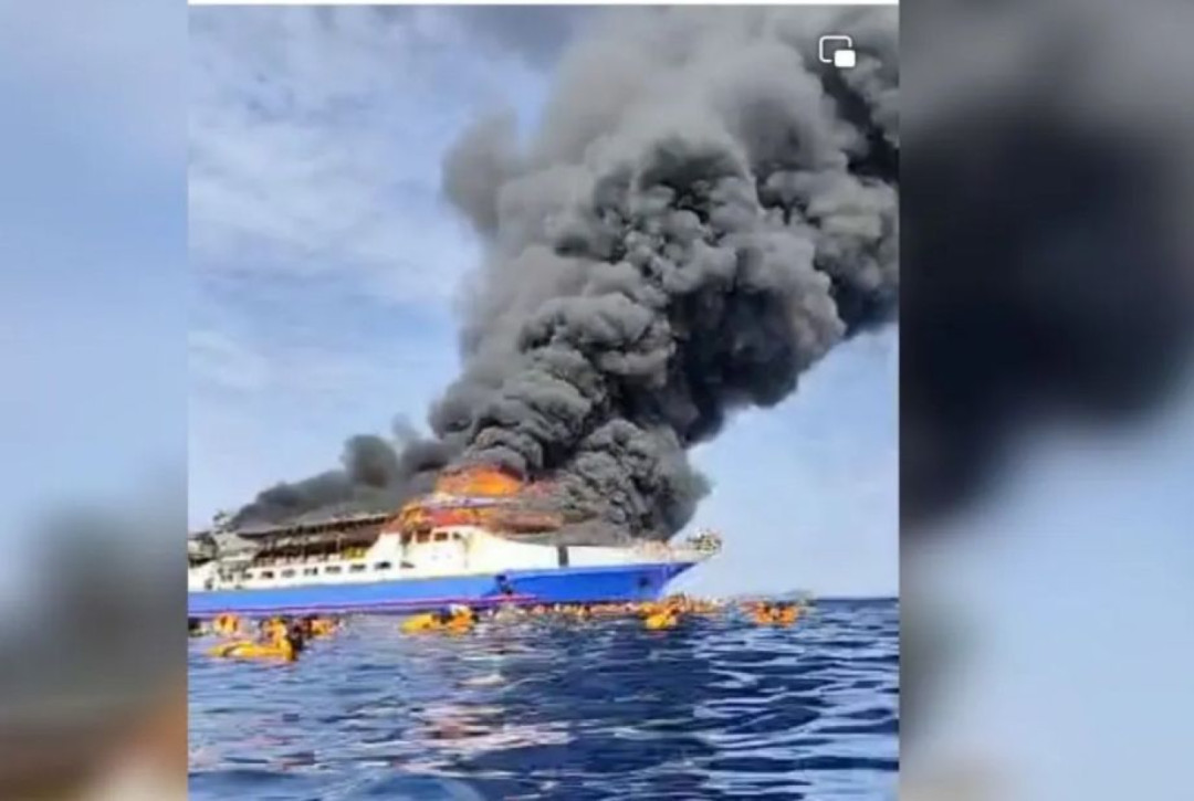 KM Barcelona 5 Terbakar di Perairan Pulau Talise