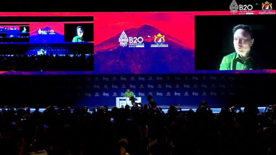 Elon Musk Tampil Gelap-Gelapan di Meeting B20 Bali