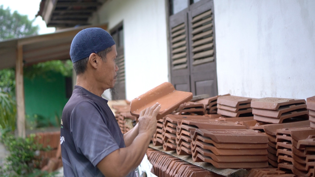 Gentengisasi Bangkitkan Harapan Pengrajin Priangan Timur
