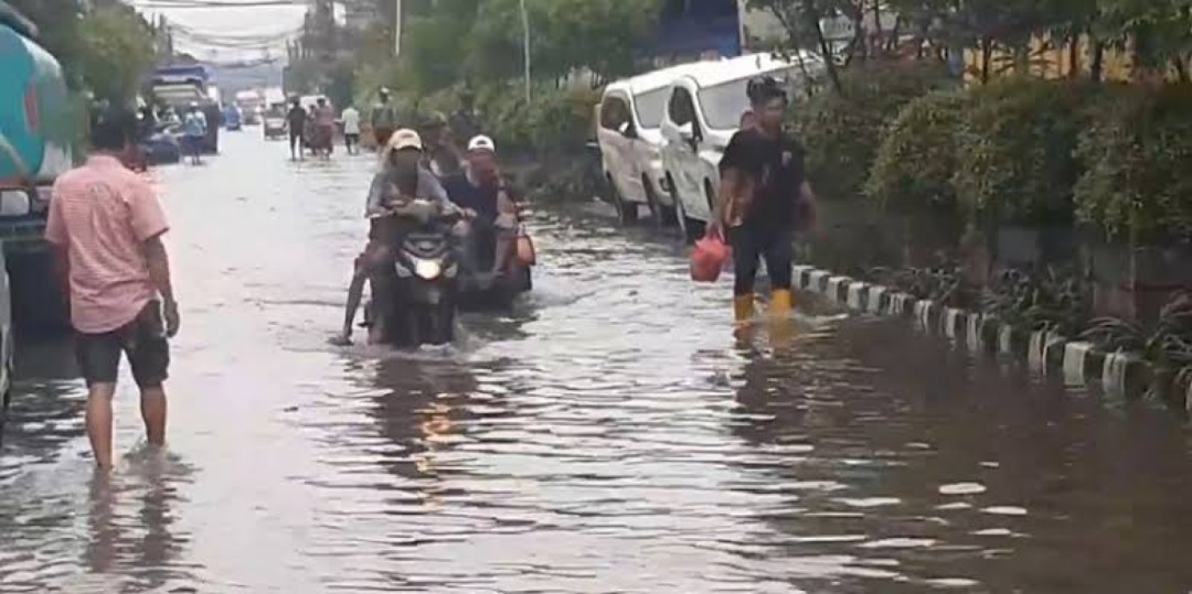 Banjir Rob Rendam 156 Rumah di Lampung Timur, Kerugian Capai Belasan Miliar