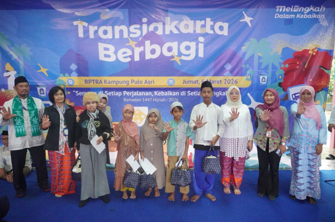 Transjakarta Santuni Anak Yatim dan Penyandang Disabilitas di Kampung Pulo
