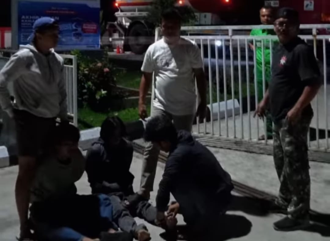 Kedapatan Bawa Ganja Saat Keluyuran, Dua Remaja di Matur Ditangkap Polisi