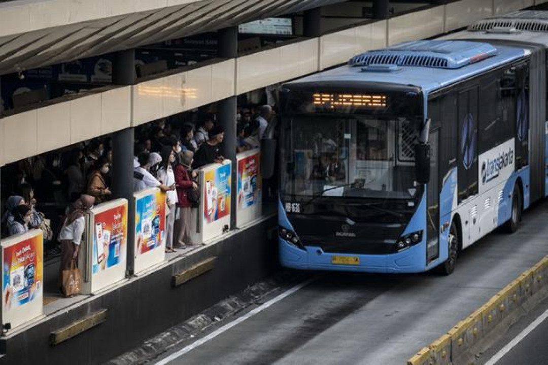 Transjakarta Dorong Budaya Saling Menghormati di Dalam Bus