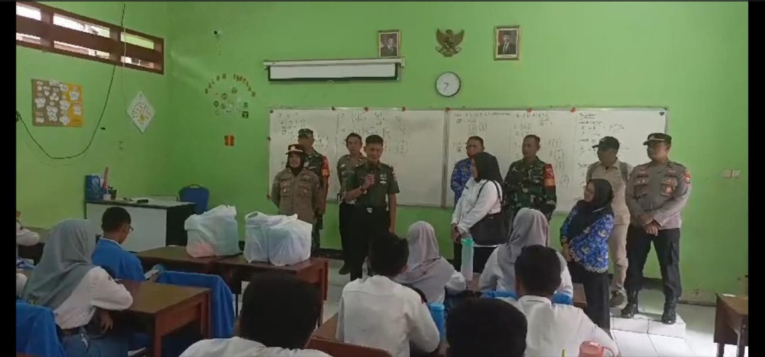 Program Makan Bergizi Gratis di Pasuruan Dimulai, Ribuan Siswa Terima Manfaat
