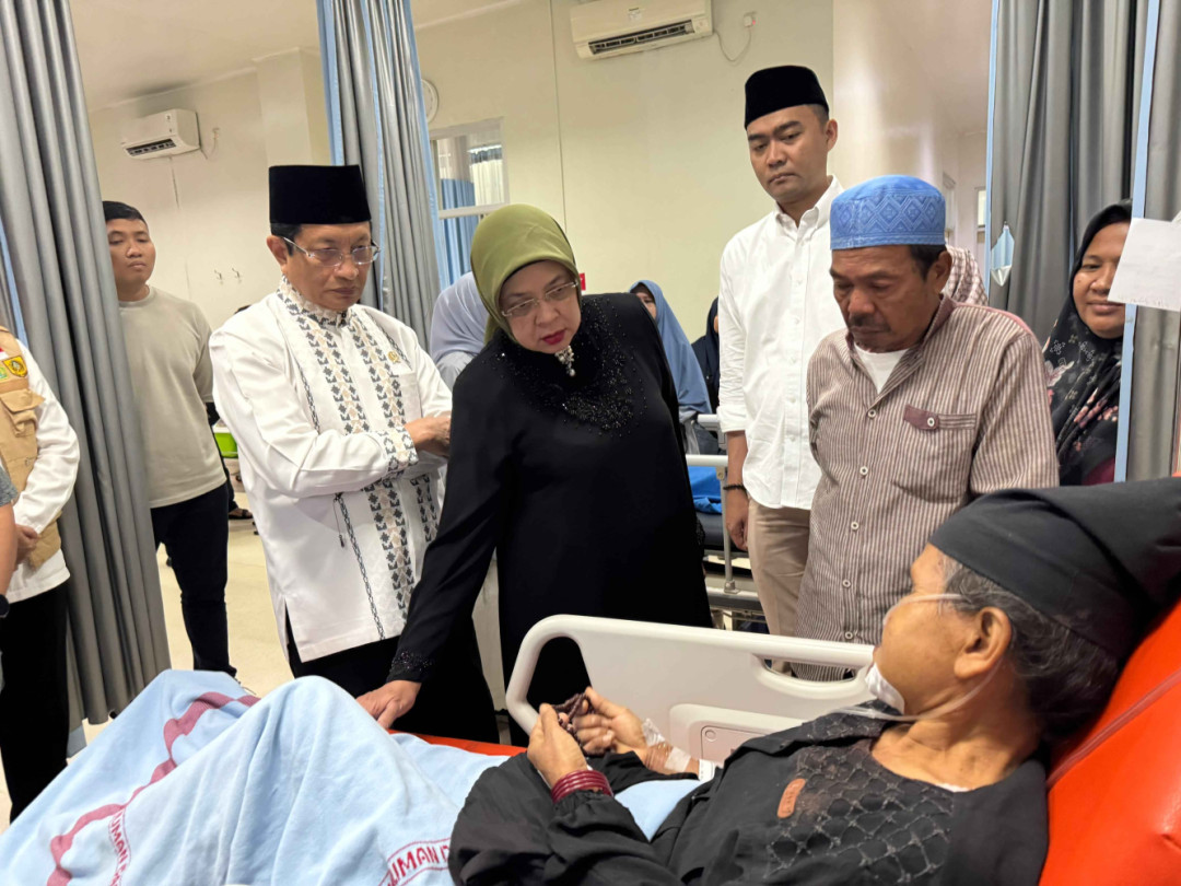 Menag Jenguk Korban Robohnya Majelis Taklim di Bogor