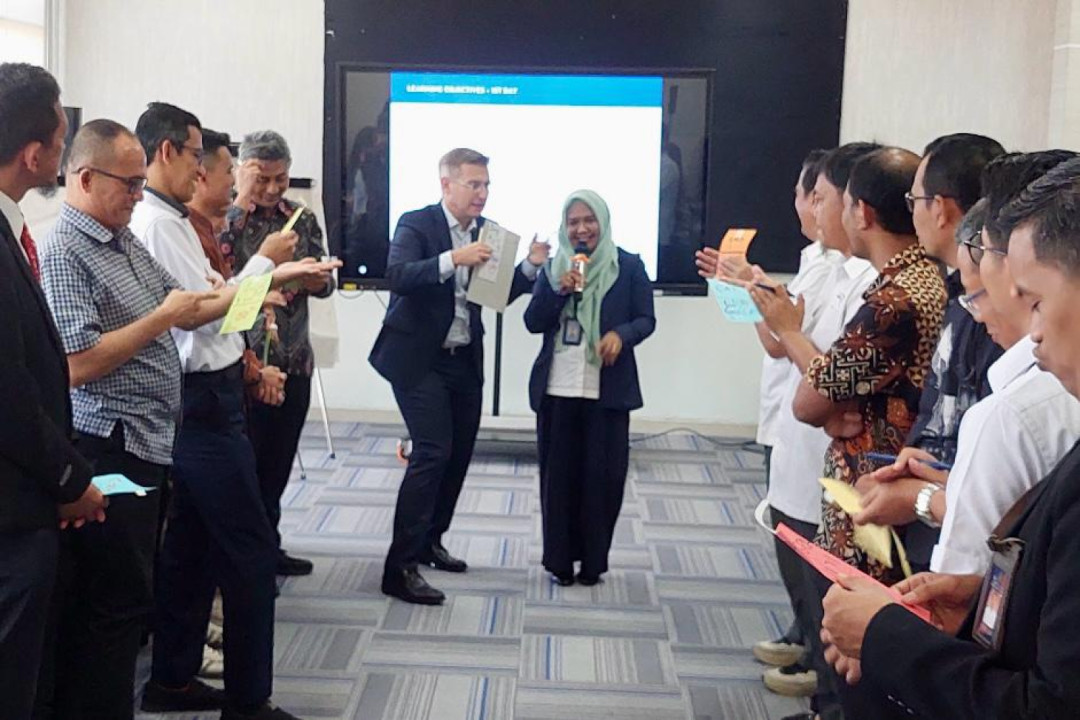 Wamenpar Tekankan Pentingnya Penguasaan Bahasa Inggris bagi Pemandu Wisata Lumajang