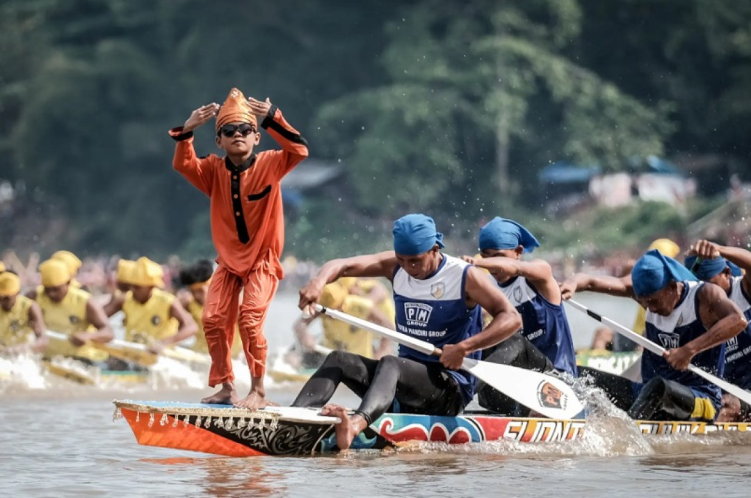 Pacu Jalur, Dari Permainan Rakyat Hingga Simbol Budaya Nasional