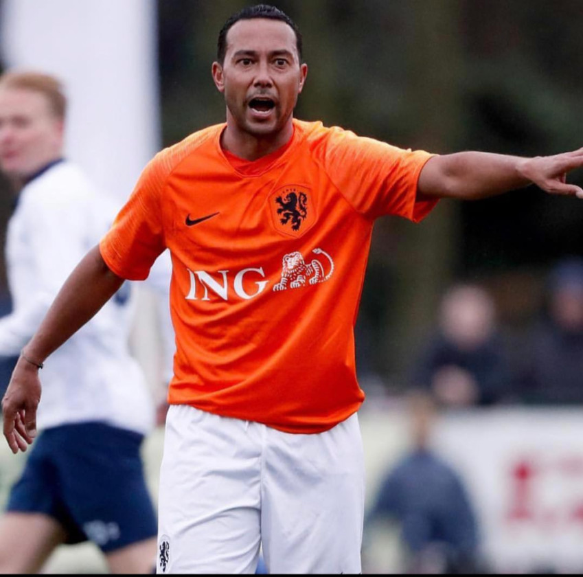 Denny Landzaat: Kandidat Asisten Pelatih Timnas Indonesia yang Membawa Pengalaman Internasional