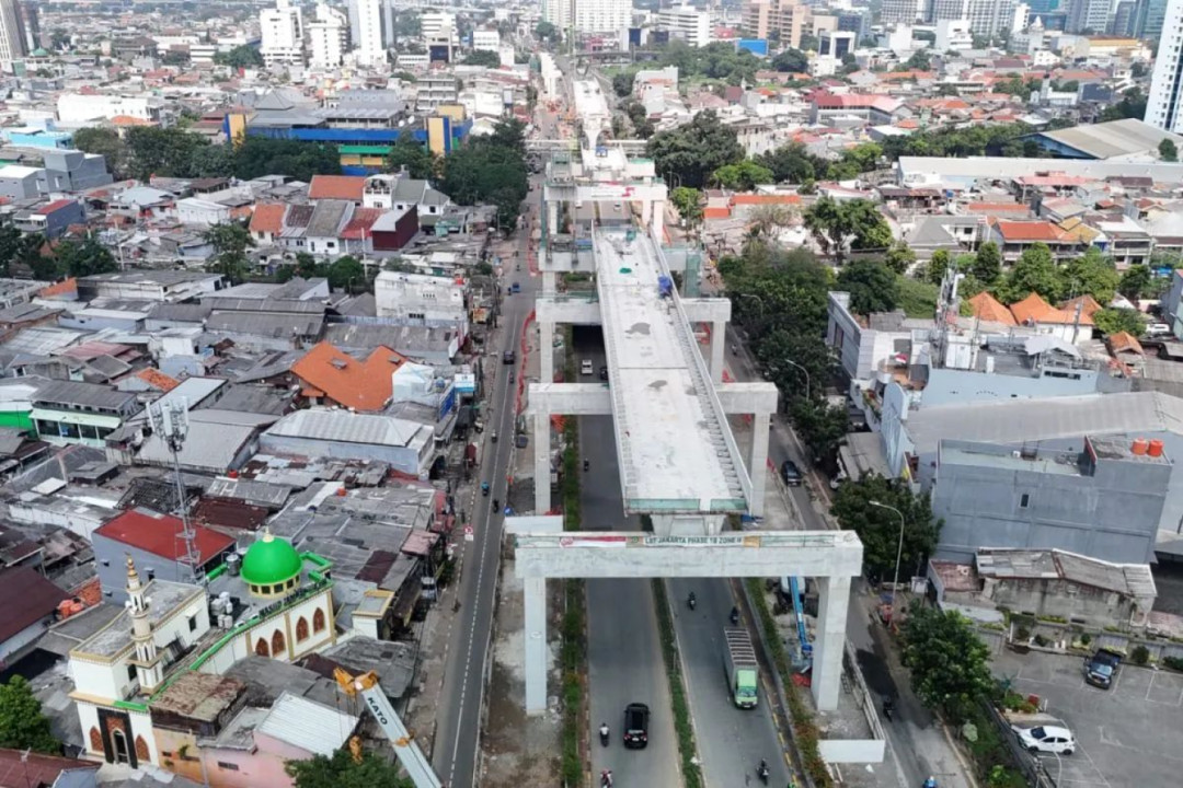 Progres LRT Jakarta Fase 1B Tembus 67 Persen