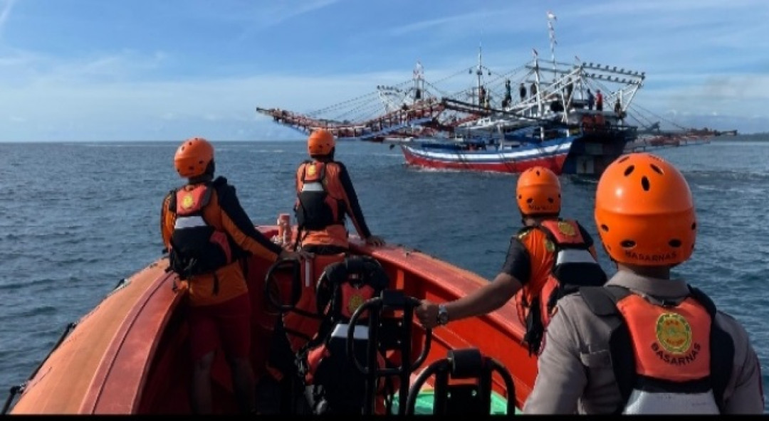 Diterjang Badai, ABK KN Aura-02 Hilang di Laut Mentawai