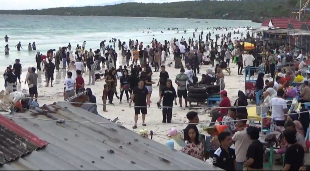 Tanjung Bira Tarik Ribuan Wisatawan Pasca-Lebaran
