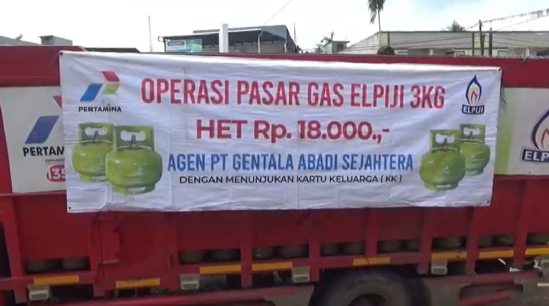Warga Muaro Jambi Antusias Serbu Operasi Pasar Gas Subsidi 3 Kilogram