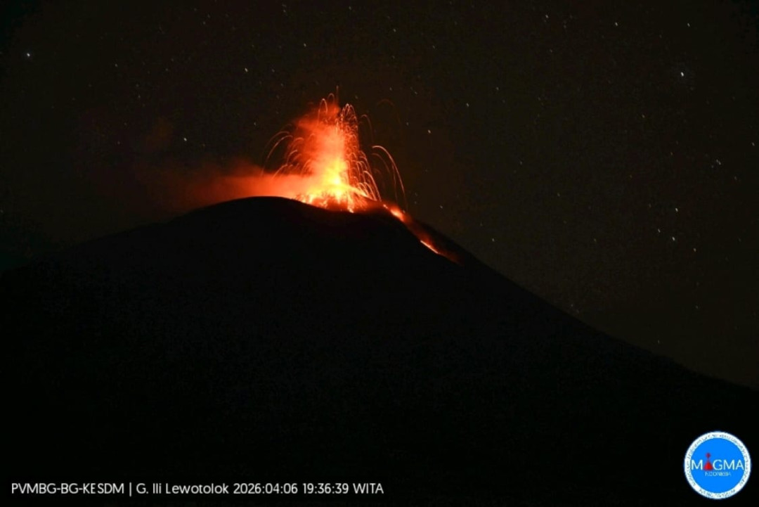 Ile Lewotolok Kembali Meletus, Warga Dilarang Dekati Radius 2 Km