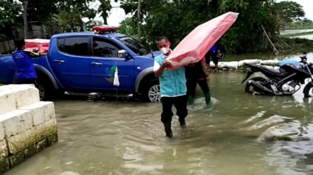 Selama Sebulan Terdampak Banjir, Akhirnya Warga Terima Bantuan