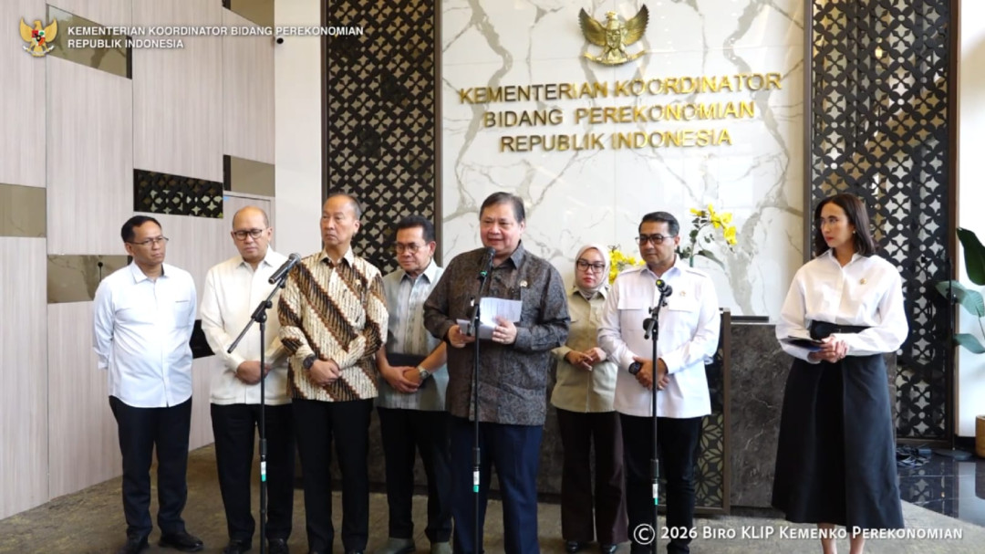 Menko Airlangga Bebaskan Bea Masuk LPG dan Bahan Baku Plastik