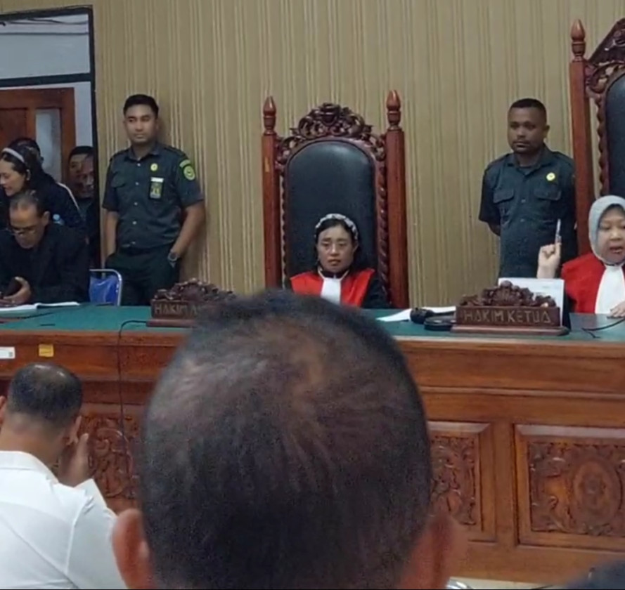 Mokris Lay Lolos dari Dakwaan Penelantaran Anak